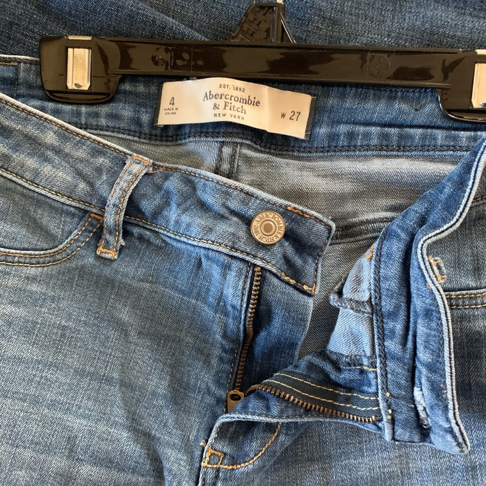 Jeans - Picture 2 of 3